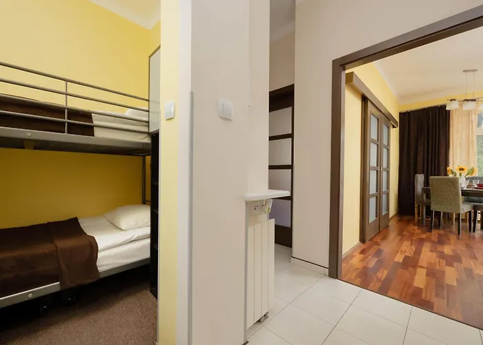 Cozy Family Belwederska Near Lazienki By Renters