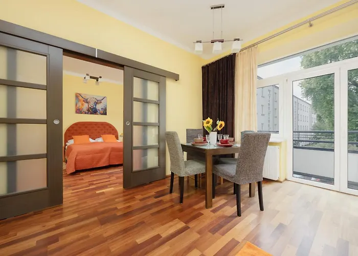 Cozy Family Belwederska Near Lazienki By Renters Apartment