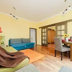 Cozy Family Belwederska Near Lazienki By Renters *