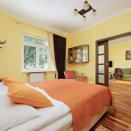 Cozy Family Belwederska Near Lazienki By Renters * Warschau