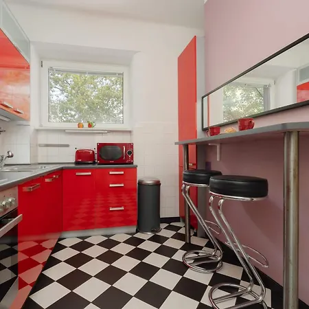 Cozy Family Belwederska Near Lazienki By Renters Варшава