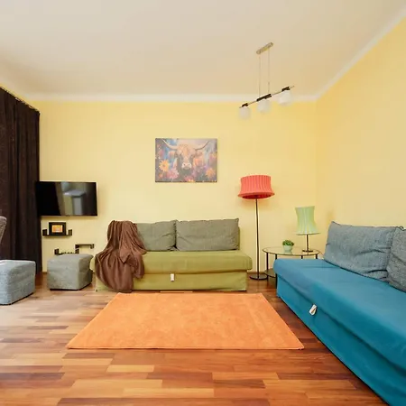 Cozy Family Belwederska Near Lazienki By Renters Daire