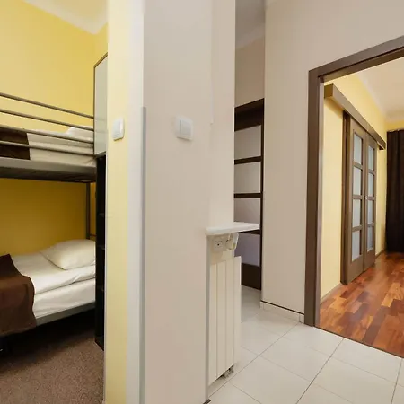 Cozy Family Belwederska Near Lazienki By Renters